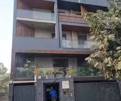 4BHK luxury Builder Floor in DLF Phase 1, Gurgaon - Image 1