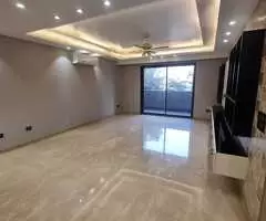 4BHK luxury Builder Floor in DLF Phase 1, Gurgaon - Image 2